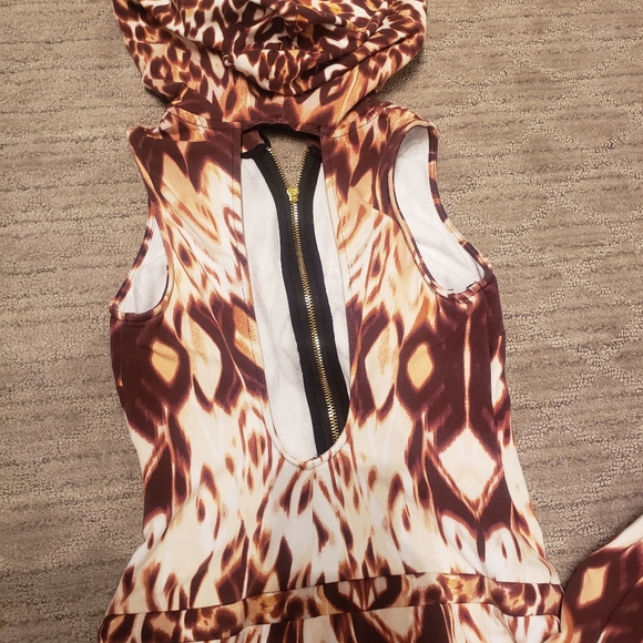 Bebe Sleeveless sport jumpsuit - Picture 2 of 5